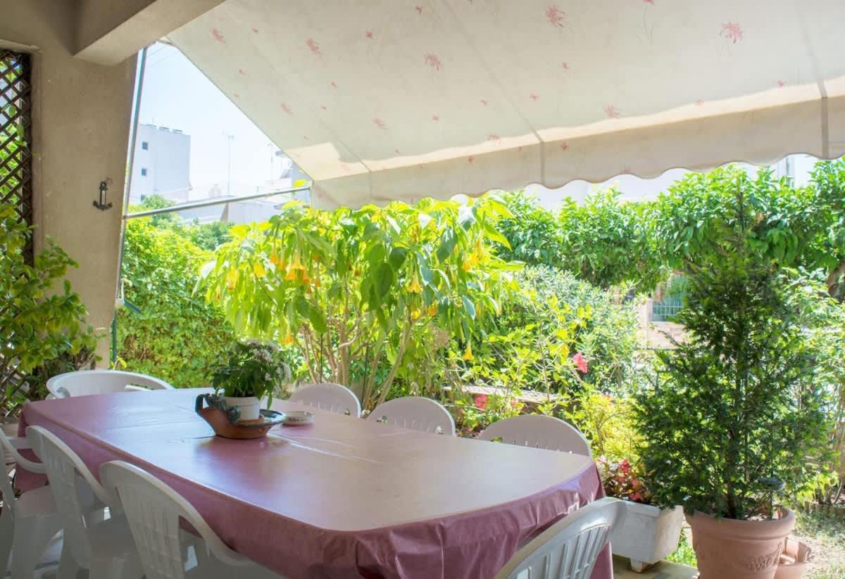 Family Apt With Garden Next To The Sea Атина Екстериор снимка