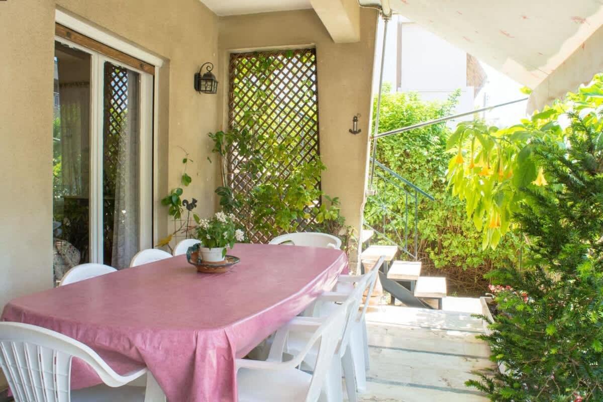 Family Apt With Garden Next To The Sea Атина Екстериор снимка